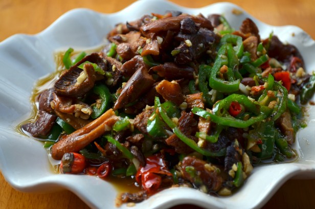 House of Haos Xishuangbanna Jinghong Muslim Roast Duck Shop Stir-fried milk mushrooms