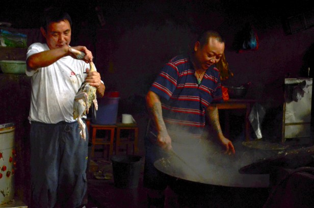 House of Haos Xishuangbanna Menghai Aini Village Market Chicken Hawkers 1