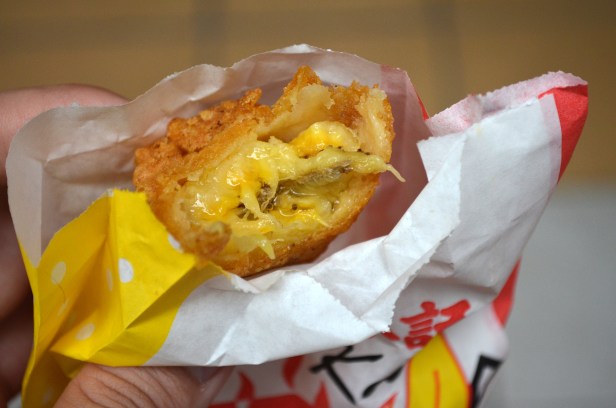 House of Haos Maxwell Food Centre Singapore Lim Kee Banana Fritters 3