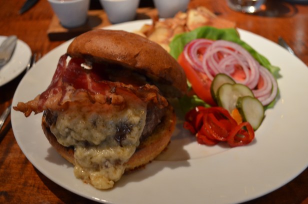 off-menu-burger-gramercy-tavern-new-york